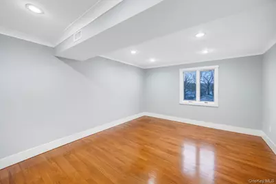 534 S Greene Avenue, Lindenhurst, NY 11757 - Photo 20