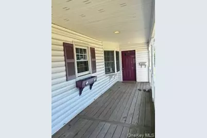 134 Veronica Lane, North Babylon, NY 11703 - Photo 10