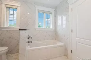 833 Glen Dr, Woodmere, NY 11598 - Photo 32