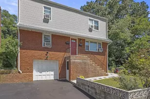 25 Montague St, Yonkers, NY 10703 - Photo 2