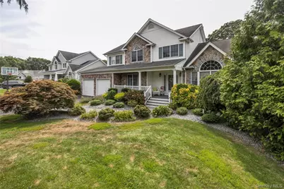 6 Rolling Wood Court, Hauppauge, NY 11788 - Photo 2