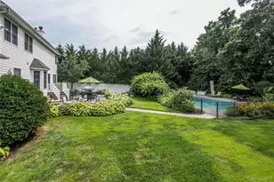 6 Rolling Wood Ct, Hauppauge, NY 11788 - Photo 12