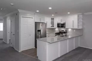 6 Overlook Dr, Farmingville, NY 11738 - Photo 4