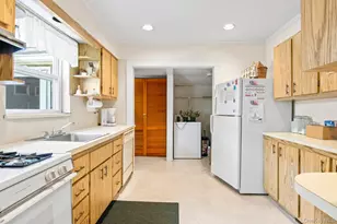 651 Sayville Ave, Sayville, NY 11782 - Photo 8