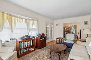 651 Sayville Ave, Sayville, NY 11782 - Photo 2