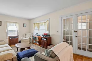 651 Sayville Ave, Sayville, NY 11782 - Photo 4