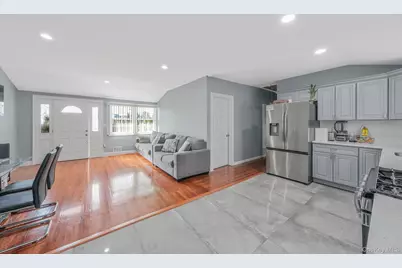 1010 Motor Parkway, Central Islip, NY 11722 - Photo 12