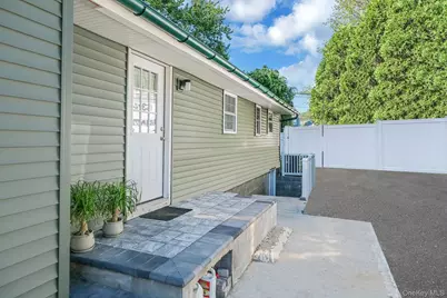 1010 Motor Parkway, Central Islip, NY 11722 - Photo 4