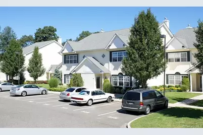 205 Center Court #205, Medford, NY 11763 - Photo 4