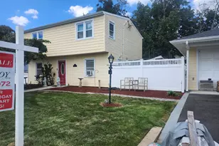 3 Brook Ln, Levittown, NY 11756 - Photo 2