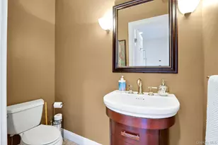 2 Harbor Ln, New Rochelle, NY 10805 - Photo 18