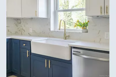 6 Lee Gray Court #2, Glen Cove, NY 11542 - Photo 10