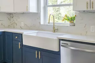 6 Lee Gray Ct, Glen Cove, NY 11542 - Photo 10