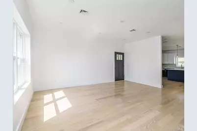 6 Lee Gray Court #2, Glen Cove, NY 11542 - Photo 2