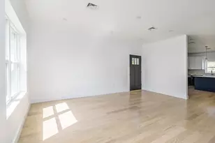 6 Lee Gray Ct, Glen Cove, NY 11542 - Photo 2