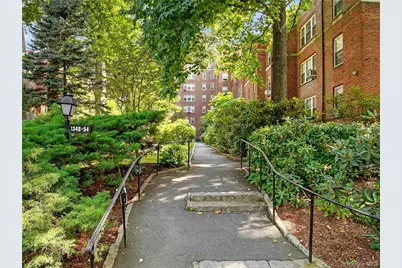 1348 Midland Avenue #5M, Bronxville, NY 10708 - Photo 2