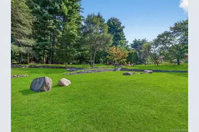 21 Hearthston Lane, Monsey, NY 10952 - Photo 2