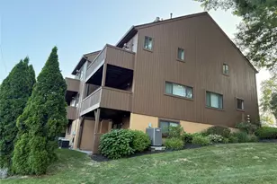 908 Scenic Ln, Poughkeepsie, NY 12603 - Photo 4