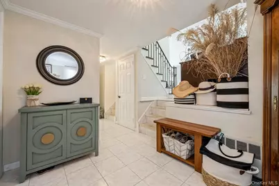 375 W Windsor Parkway, Oceanside, NY 11572 - Photo 4