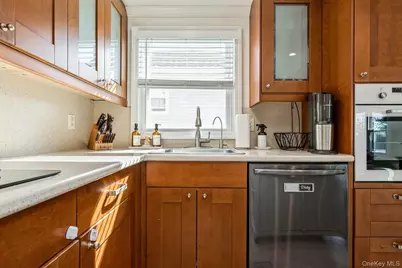 375 W Windsor Parkway, Oceanside, NY 11572 - Photo 14