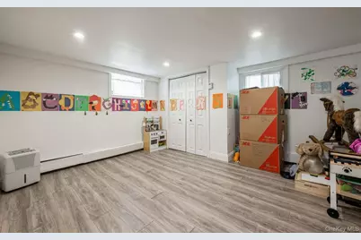 375 W Windsor Parkway, Oceanside, NY 11572 - Photo 26