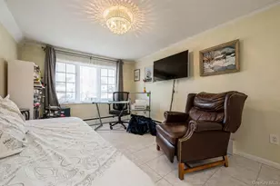 375 W Windsor Pkwy, Oceanside, NY 11572 - Photo 22