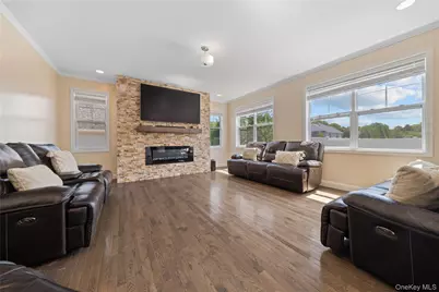 27 Lilac Lane, Ridge, NY 11961 - Photo 10