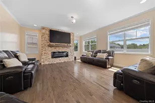 27 Lilac Ln, Ridge, NY 11961 - Photo 10