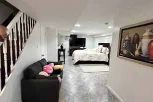 863 E 221st St, Bronx, NY 10467 - Photo 30