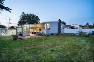 64 Montgomery Ave, West Babylon, NY 11704 - Photo 26