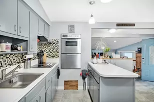 64 Montgomery Ave, West Babylon, NY 11704 - Photo 10