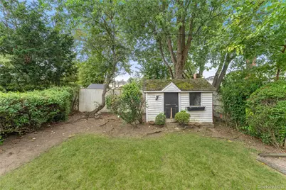 25340 147th Avenue, Rosedale, NY 11422 - Photo 16