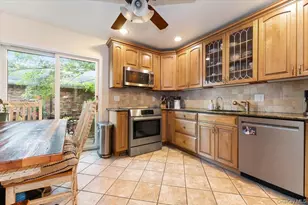 923 Woodmere Dr, Woodmere, NY 11581 - Photo 6