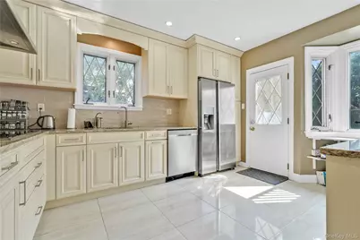 3029 143rd Street, Flushing, NY 11354 - Photo 6