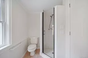 2 Bay Pl, Bay Shore, NY 11751 - Photo 16