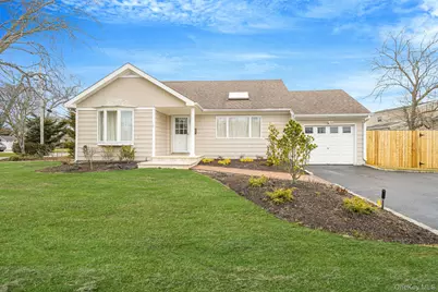 2 Bay Place, Bay Shore, NY 11751 - Photo 2