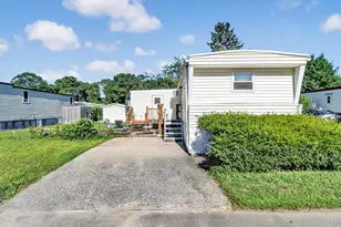 39 Valley Forge, Bohemia, NY 11716 - Photo 2