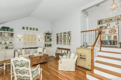 42 Westgate Road, Massapequa Park, NY 11762 - Photo 2