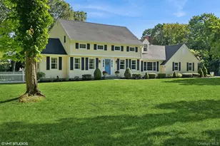 2 Hawk Dr, Lloyd Harbor, NY 11743 - Photo 2