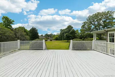 90 Thompson Avenue, Babylon, NY 11702 - Photo 30