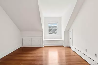 90 Thompson Avenue, Babylon, NY 11702 - Photo 26