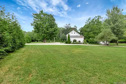 127 North Street, Manorville, NY 11949 - Photo 36