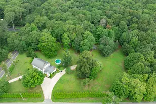 127 North St, Manorville, NY 11949 - Photo 40