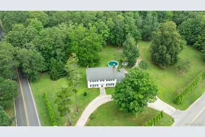 127 North Street, Manorville, NY 11949 - Photo 38