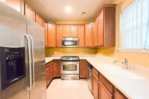 31 Stahlman Ln, Patchogue, NY 11772 - Photo 8