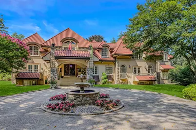 12 Sloanes Court, Sands Point, NY 11050 - Photo 2