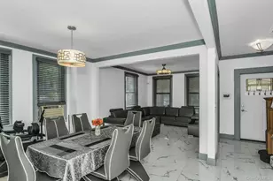 28 Lexington Ave, Freeport, NY 11520 - Photo 4