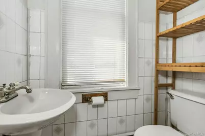 28 Lexington Avenue, Freeport, NY 11520 - Photo 10