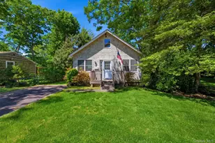 26 Garfield Ave, East Islip, NY 11730 - Photo 2