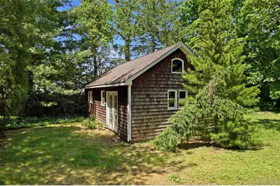 26 Garfield Avenue, East Islip, NY 11730 - Photo 24